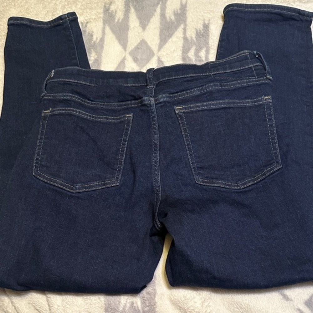 652.  J. Crew Women's Slim Navy Skinny Jeans size 28